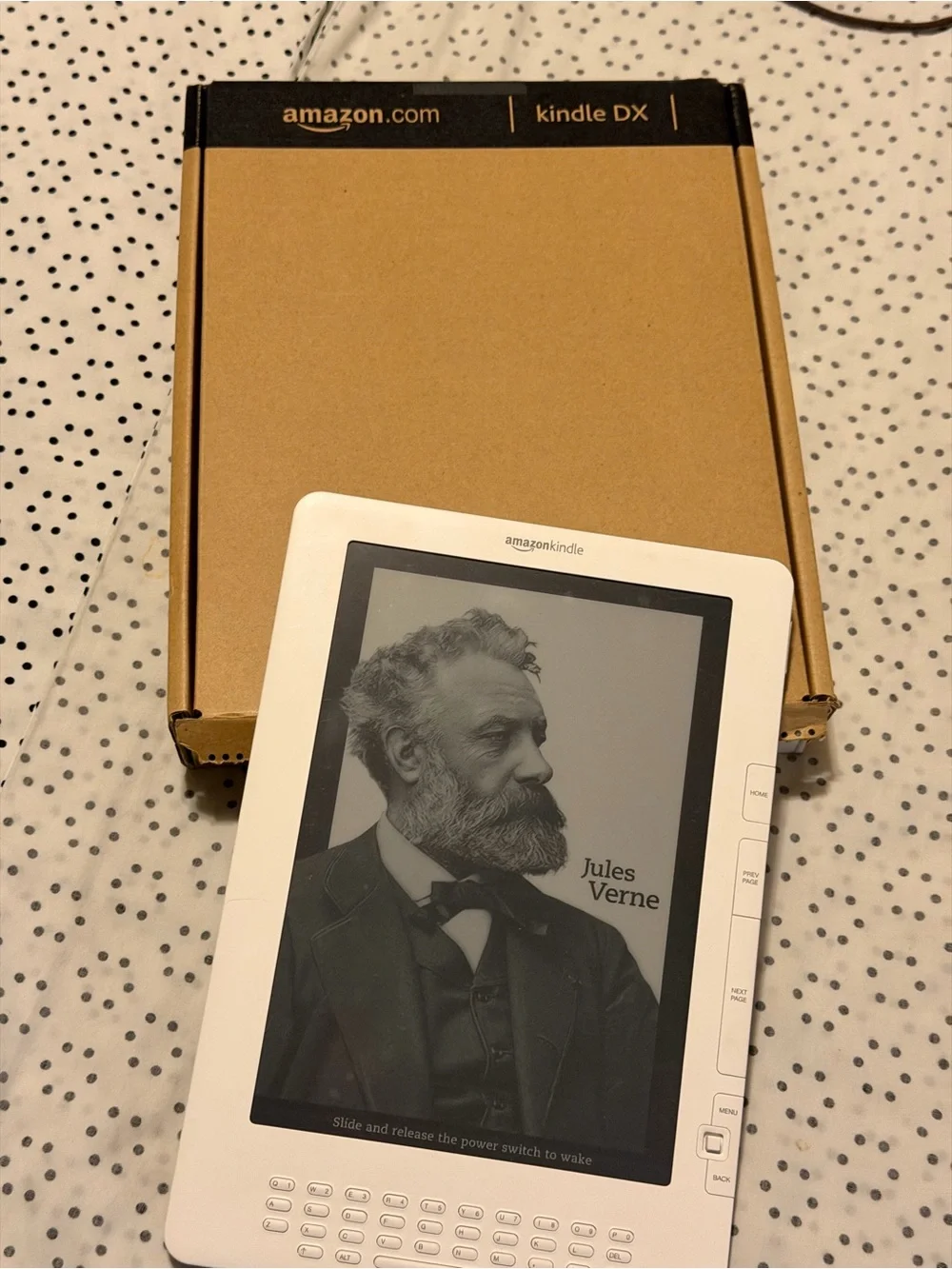 Amazon Kindle DX E-Reader - White (Amazon Kindle)